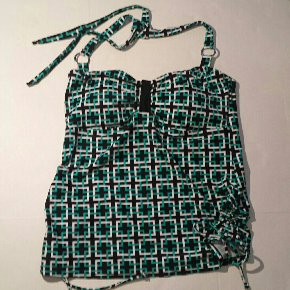 🌼St John's Bay Halter Style Tankini🌼(10)